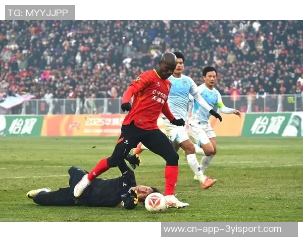 2025中甲辽宁铁人队现场观众人数创新高场均观众达26407人次